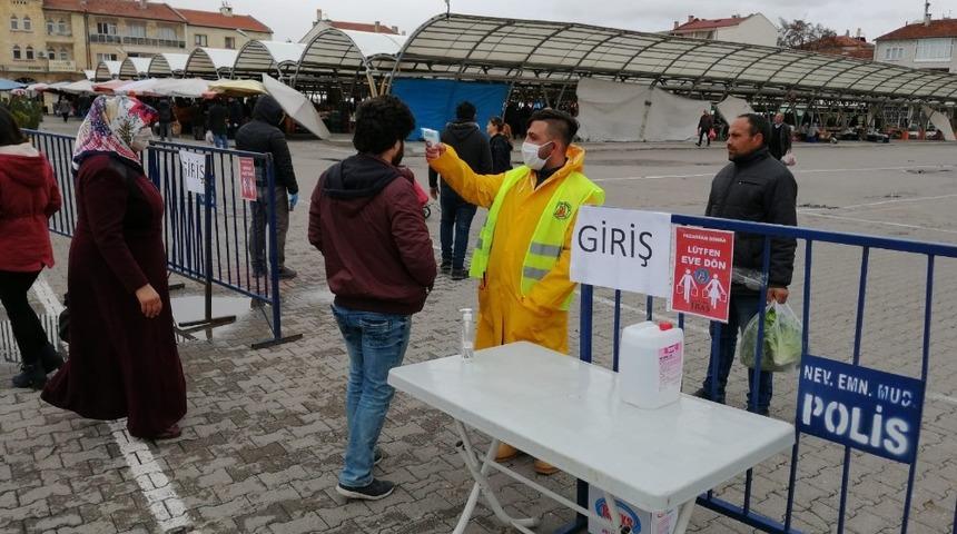 Avanos&rsquo;ta pazaryerine girişlerde ateş &ouml;l&ccedil;&uuml;m&uuml; yapılıyor