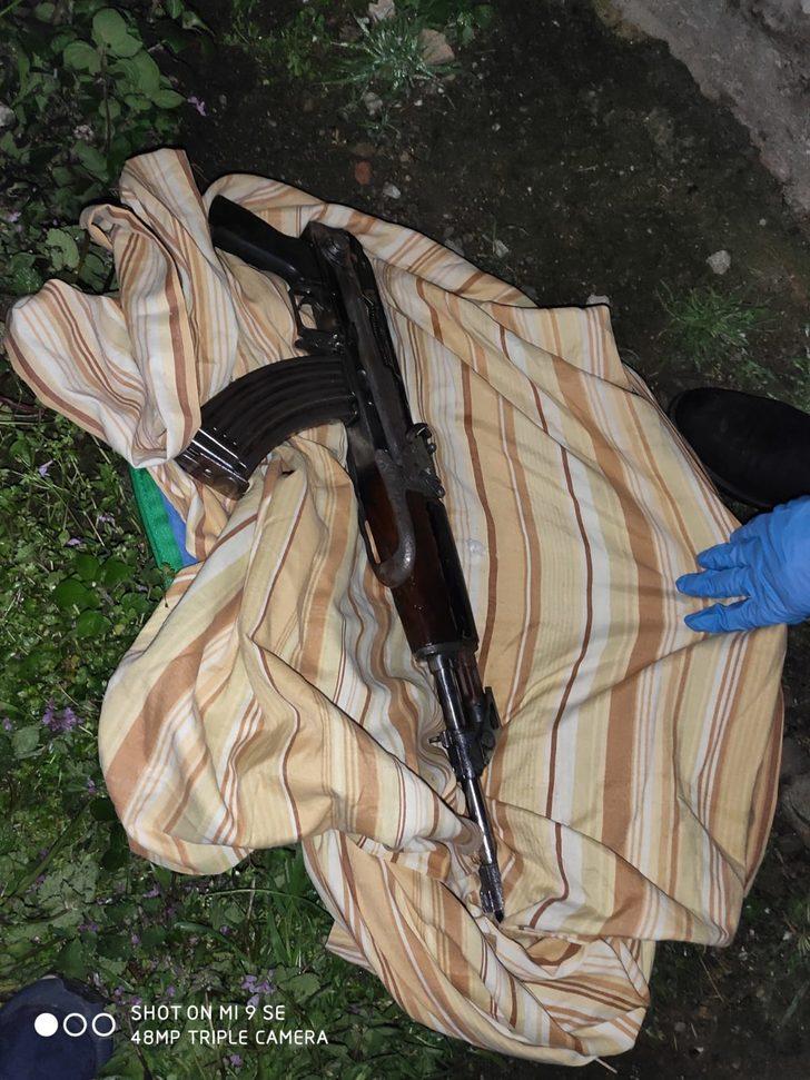 Beyoğlu'nda iki grup arasına silahlı çatışma! Cephanelik ele geçirildi G4