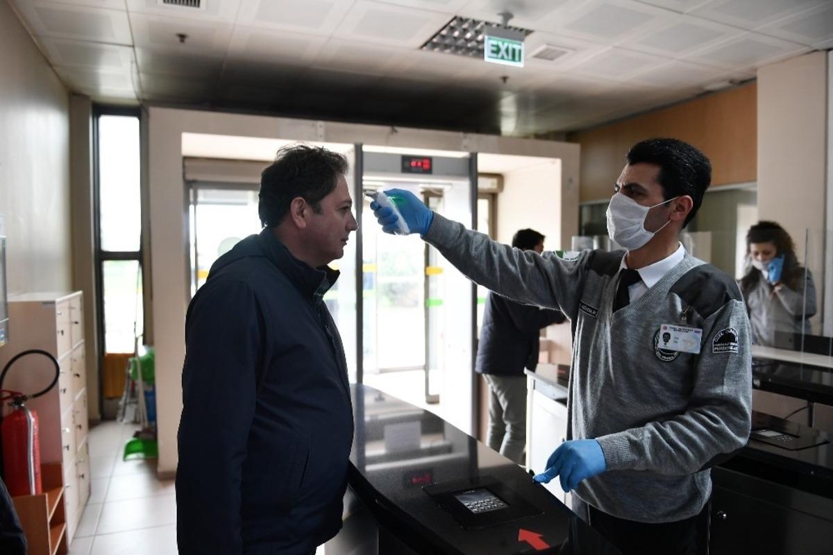 Osmangazi&rsquo;de Dezenfekte ve Sosyal Mesafe &Uuml;st D&uuml;zeyde