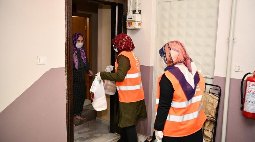 &Ccedil;ayırova&rsquo;da yaşlılara 24 saat hizmet veriliyor