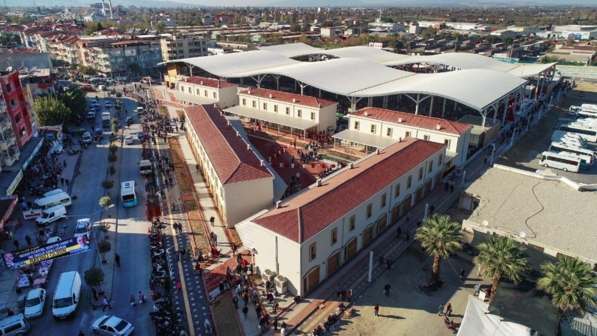 Salihli&rsquo;de pazar yerlerine korona vir&uuml;s d&uuml;zenlemesi