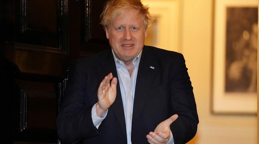 Johnson'dan karantina a&ccedil;ıklaması: Hala ateşim var!