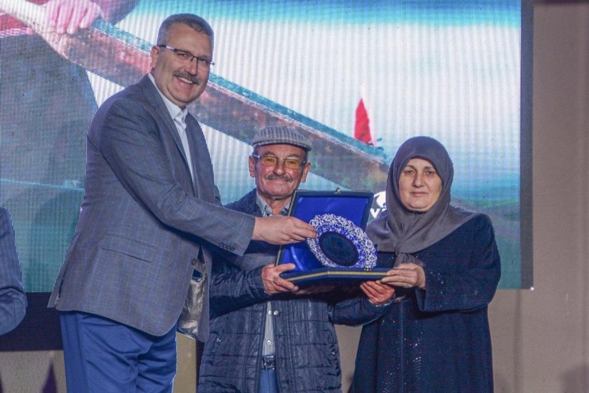 Karacabey&rsquo;deki masalsı hik&acirc;yenin baş akt&ouml;r&uuml; Yaren Leylek, evlere konuk oluyor