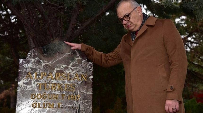 Başkan Erg&uuml;n, Alparslan T&uuml;rkeş&rsquo;i andı