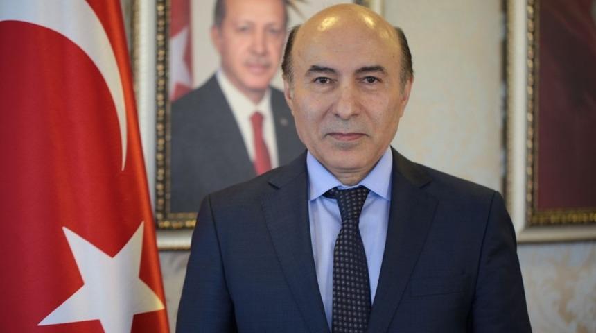 D&Uuml; Rekt&ouml;r&uuml; G&uuml;l&rsquo;den Biz Bize Yeteriz kampanyasına destek