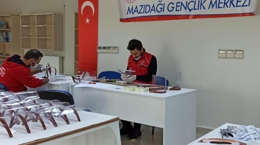 Mazıdağı Gen&ccedil;lik Merkezinde y&uuml;z korucuyu siper &uuml;retimine başlandı