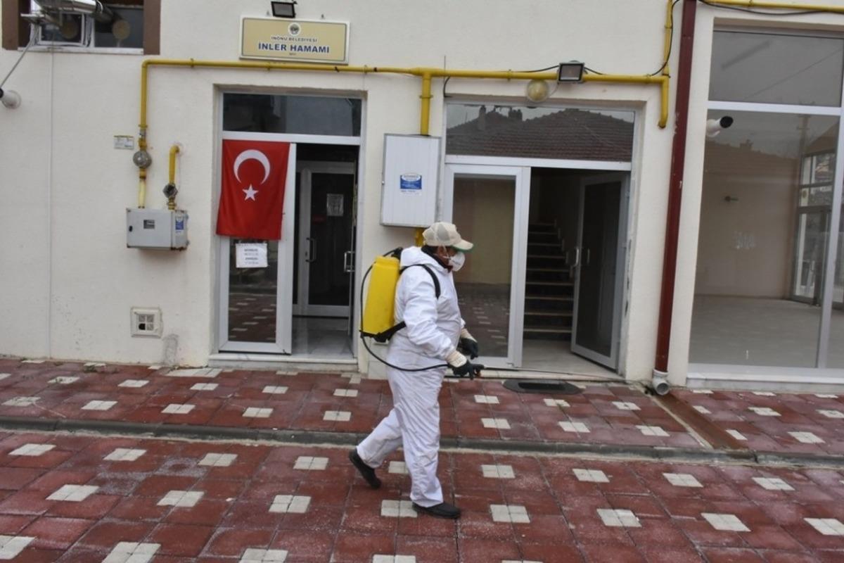 İn&ouml;n&uuml; Belediyesi salgına karşı gece g&uuml;nd&uuml;z &ccedil;alışıyor