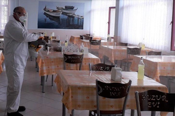 Turgutlu Belediyesinden pazar yerlerine el dezenfektanı G4