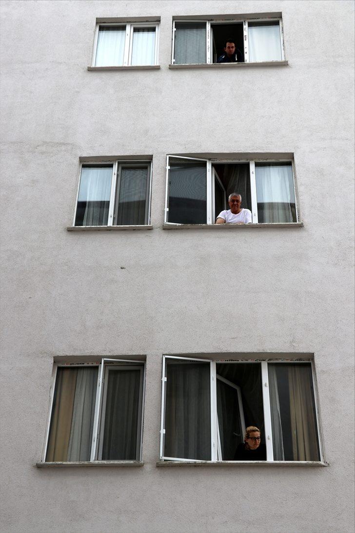 Düzce'de karantinada tutulanlara konser verildi G1