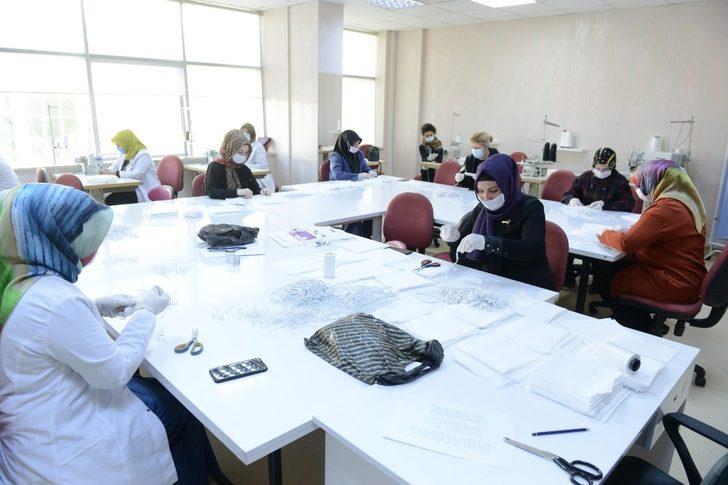 Çorum Belediyesi’nden sağlık kuruluşlarına 6 bin maske G3