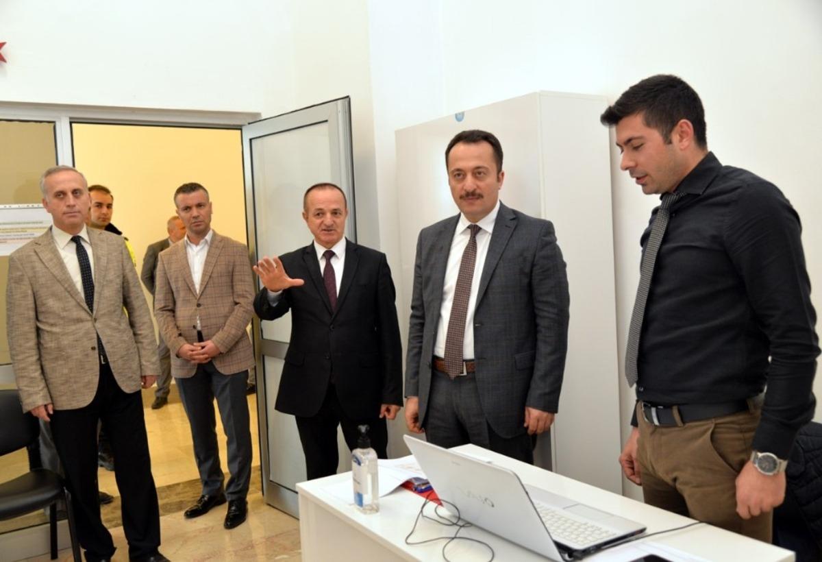 Vali Şent&uuml;rk&rsquo;ten Seyahat İzin Kurulu&rsquo;nda inceleme