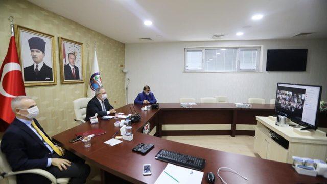 Vali Nayir, Kaymakamlar ile videokonferans toplantısı gerçekleştirdi