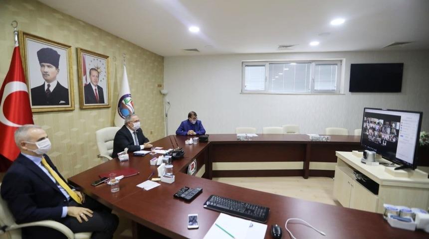 Vali Nayir, Kaymakamlar ile videokonferans toplantısı ger&ccedil;ekleştirdi