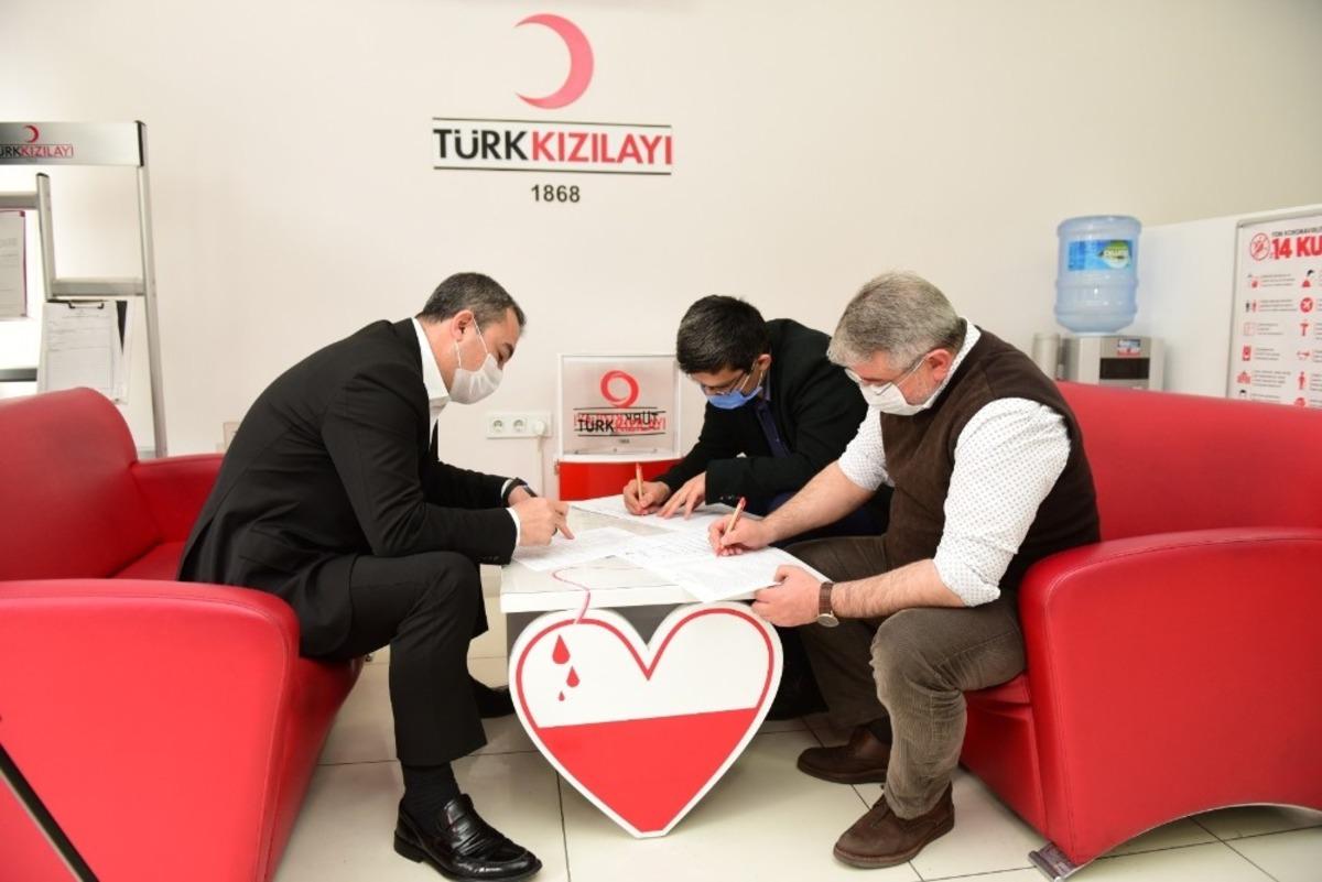 Protokol &uuml;yeleri kan bağışı i&ccedil;in seferber oldu