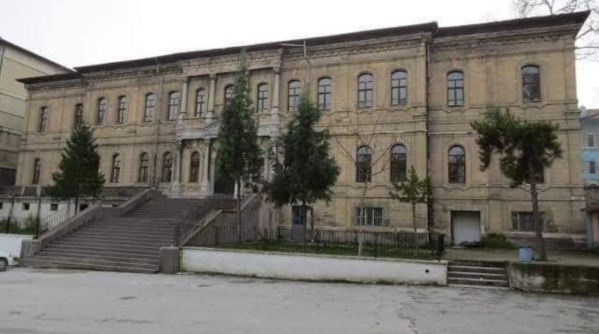 K&uuml;tahya Lisesi proje okulu oldu