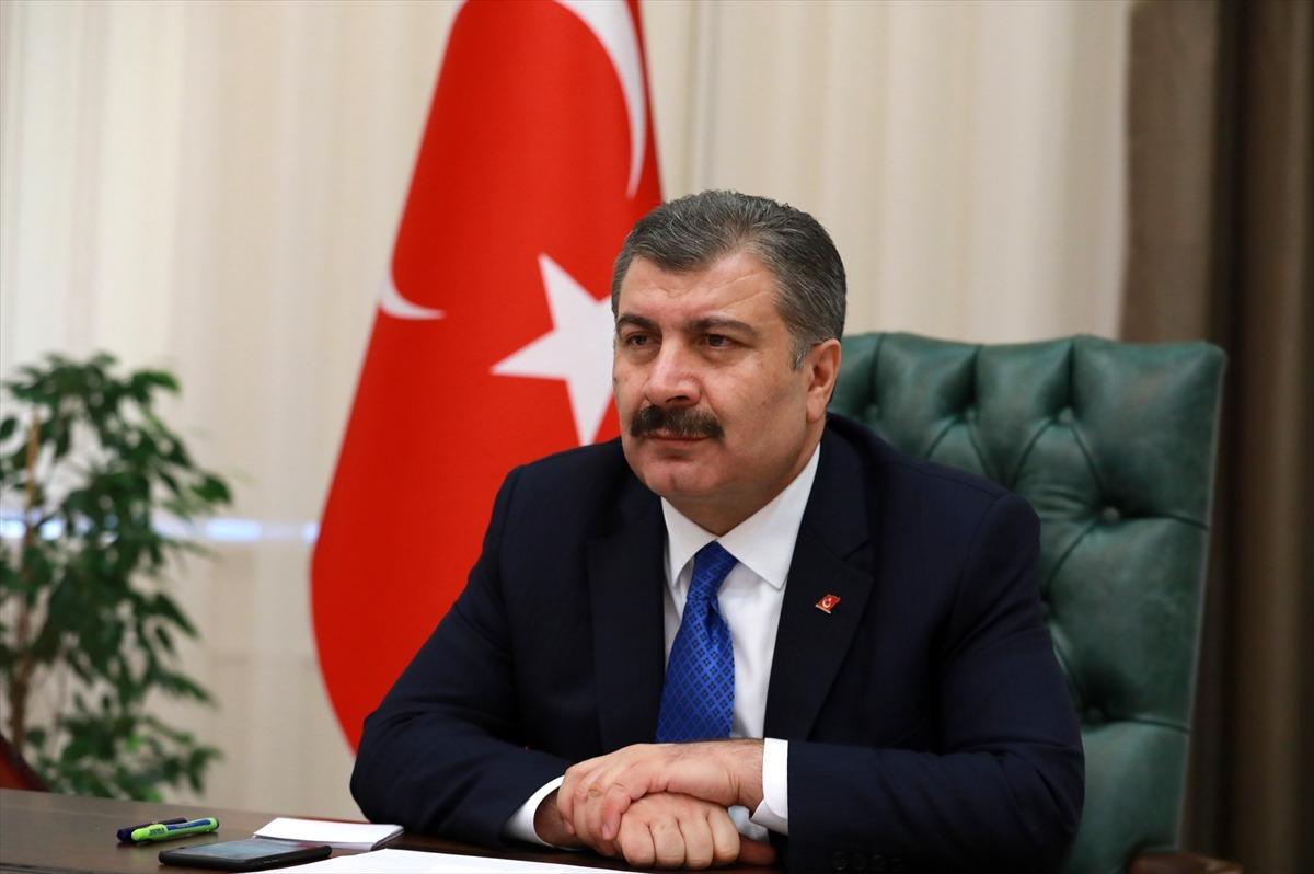Son dakika: Sağlık Bakanı Fahrettin Koca a&ccedil;ıkladı! Can kaybı 425'e y&uuml;kseldi