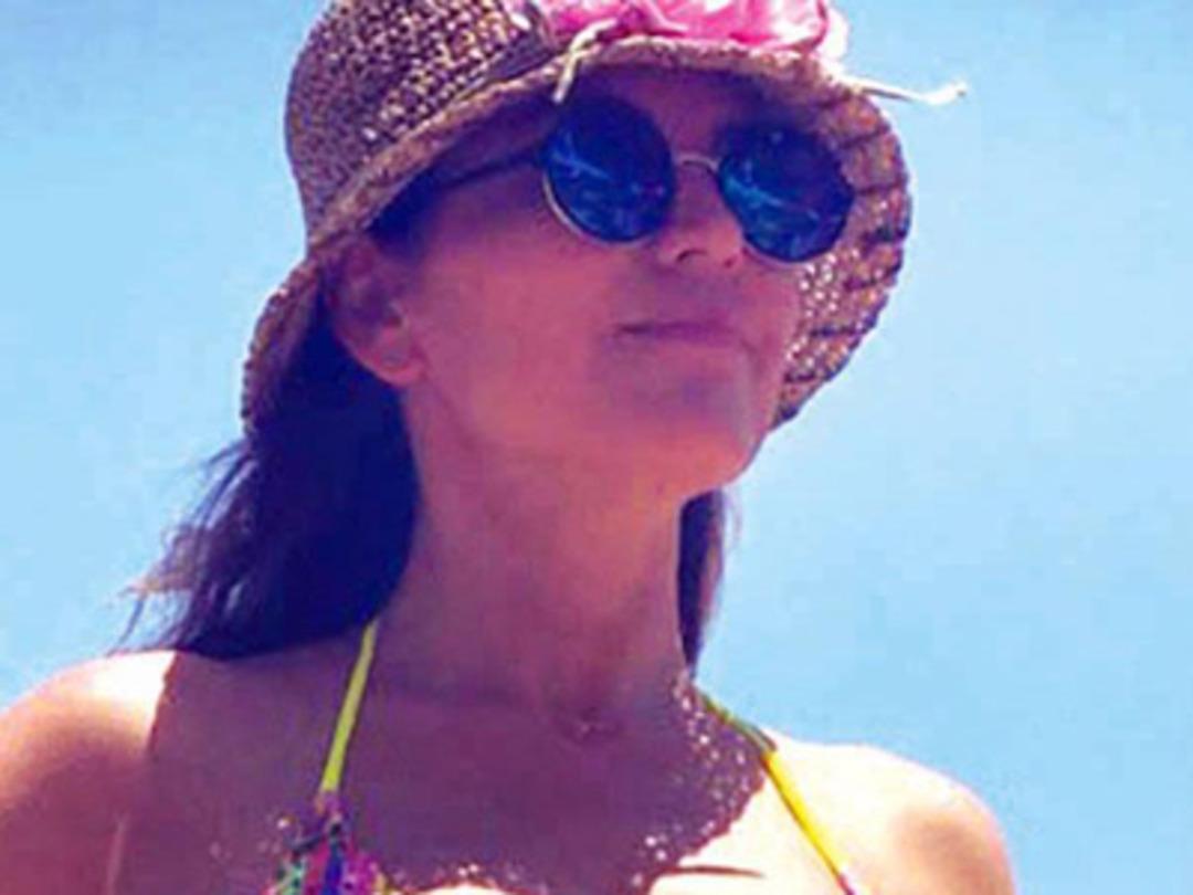 Eski eşine rest &ccedil;ekti