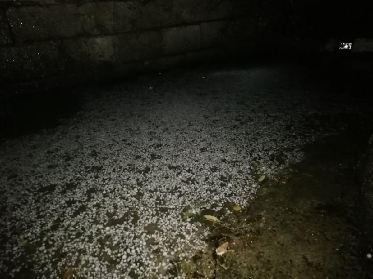 Yavuzeli&rsquo;nde dolu yağışı etkili oldu