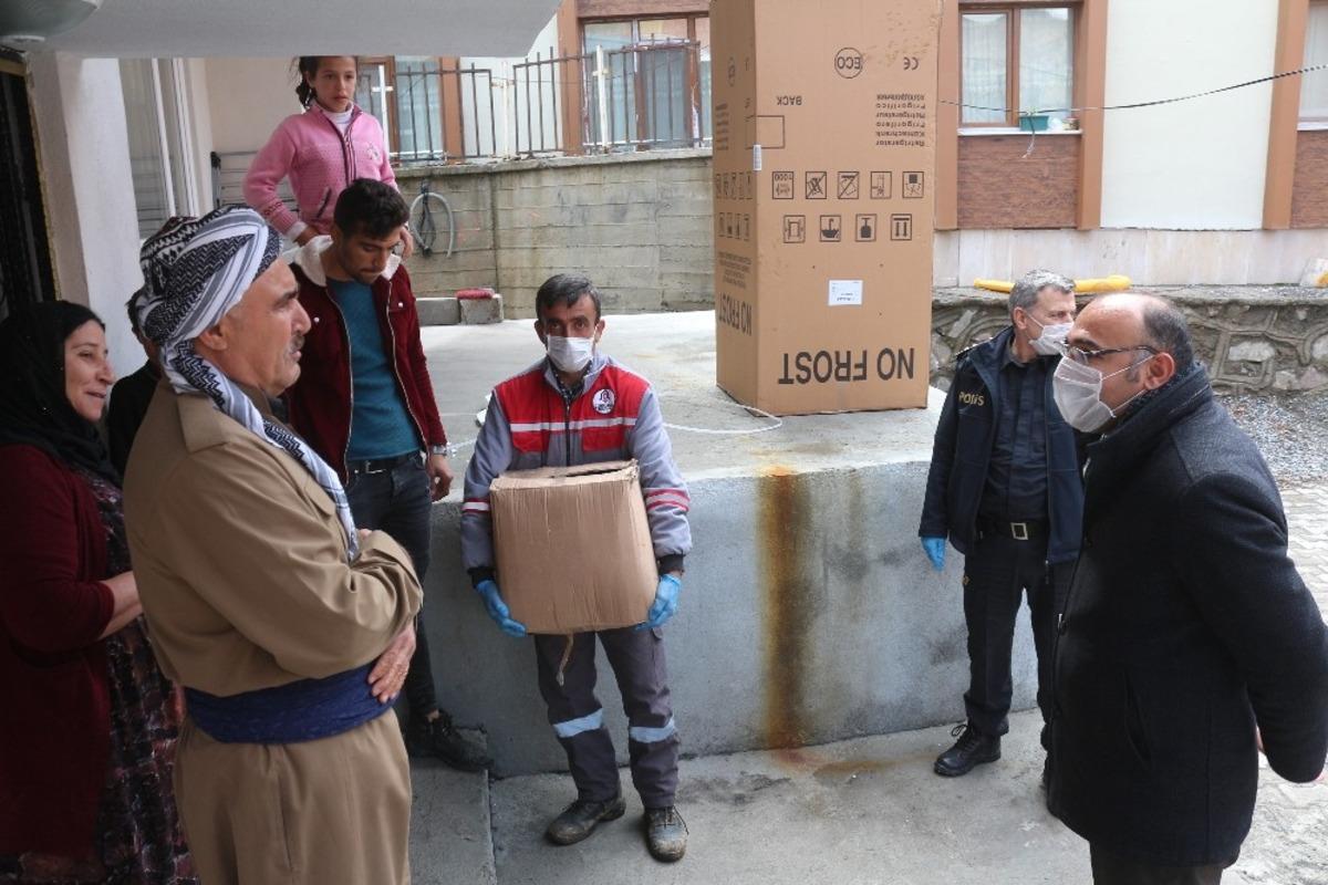 &Ccedil;ukurca belediyesi ve il&ccedil;e  emniyetinden ortak yardım kampanyası