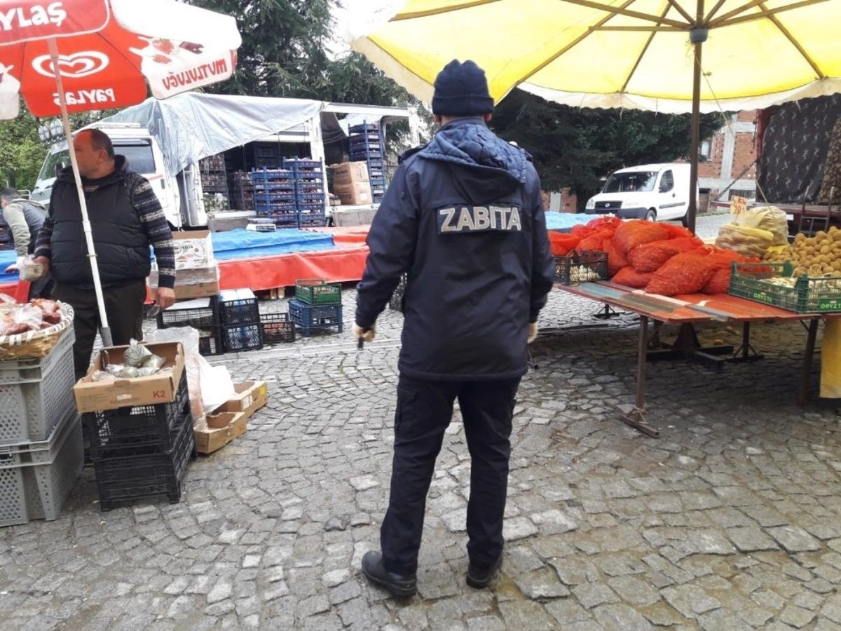 D&uuml;zce zabıtası pazaryerinde sıkı denetim uyguladı
