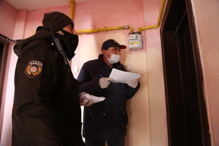 Evler tek tek gezilerek dağıtıyor G2