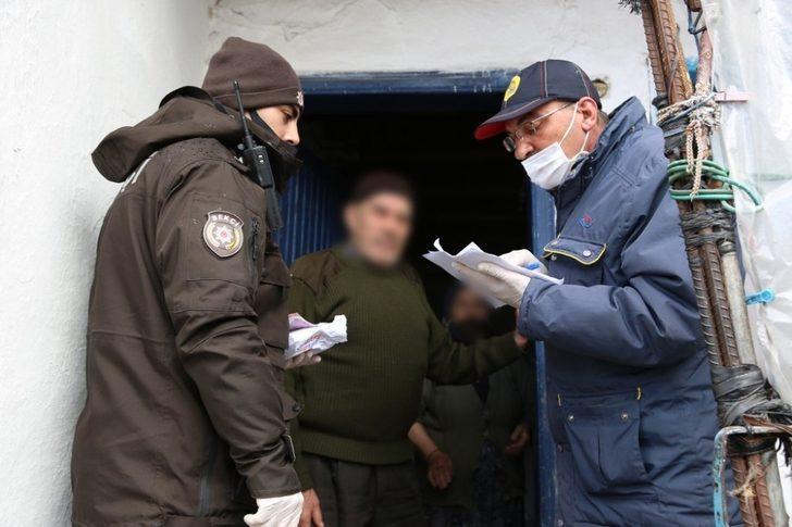 Evler tek tek gezilerek dağıtıyor G3