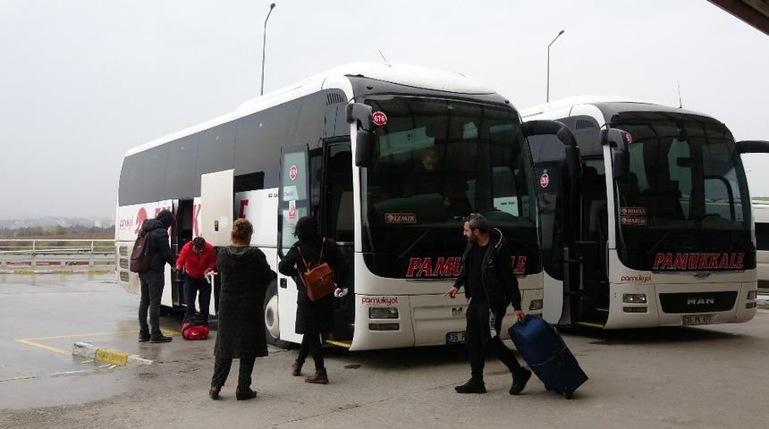 &Ccedil;anakkale&rsquo;ye otob&uuml;s ve minib&uuml;s girişleri durduruldu
