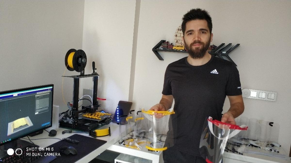 Fedakar &ouml;ğretmen sağlık &ccedil;alışanlarını unutmadı