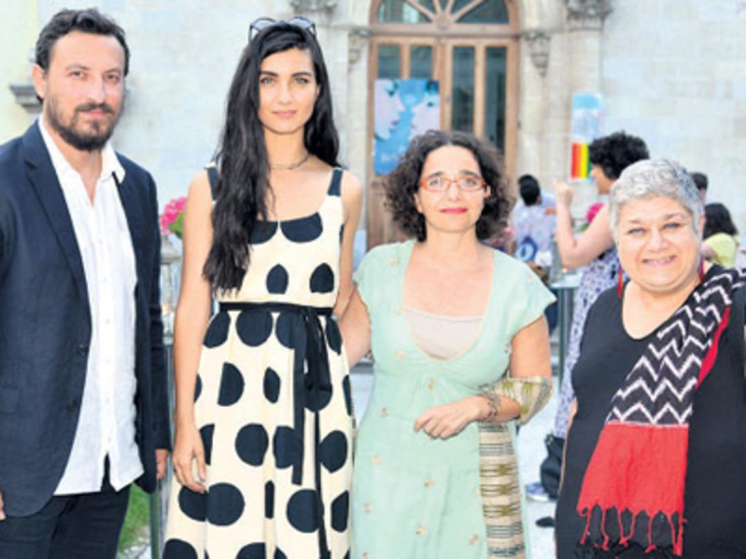 Tuba B&uuml;y&uuml;k&uuml;st&uuml;n Fransa'ya yerleşiyor