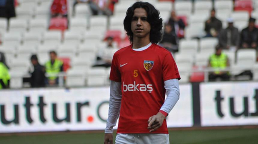 17 yaşındaki Emre Demir, 28 maça 7 farklı hoca ile çıktı!
