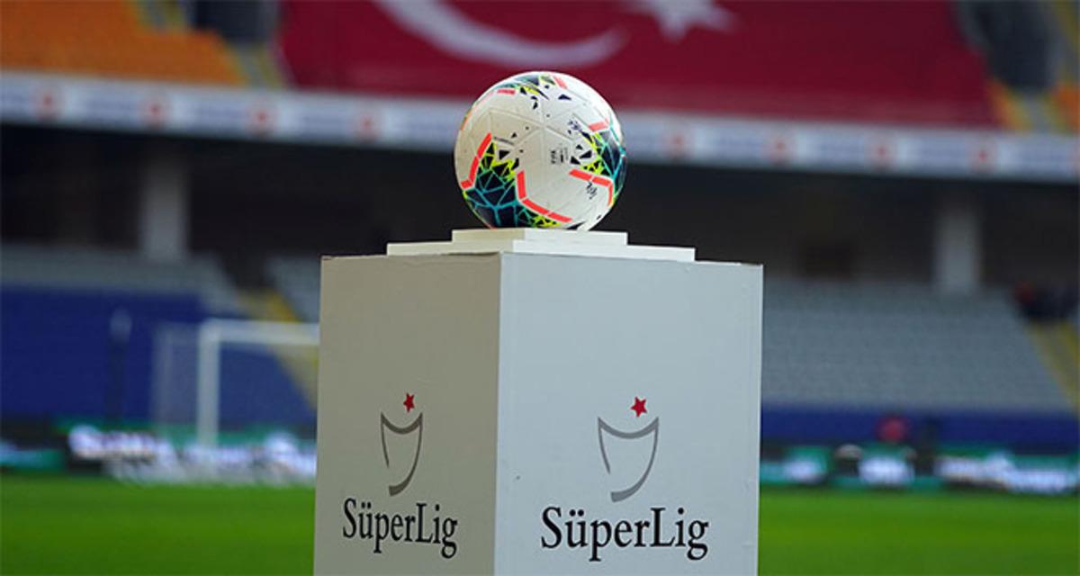 Sokağa &ccedil;ıkma yasağına takılan 20 yaş altı S&uuml;per Lig futbolcuları