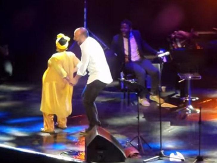 Halit Ergenç sahnede kendini yere attı G5