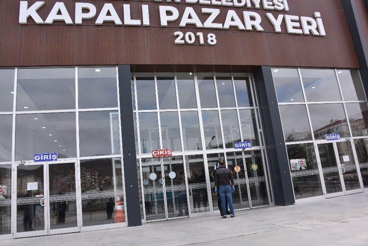 Pazara gelen herkesin ateşi ölçüldü G3