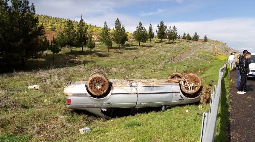 Şanlıurfa&rsquo;da otomobil devrildi: 1 yaralı