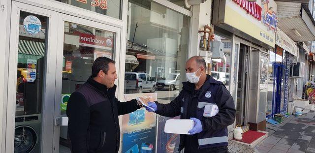 Aşkale Belediyesi 3 bin 500 maske dağıttı