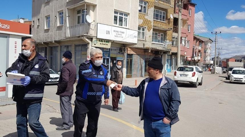 Aşkale Belediyesi 3 bin 500 maske dağıttı