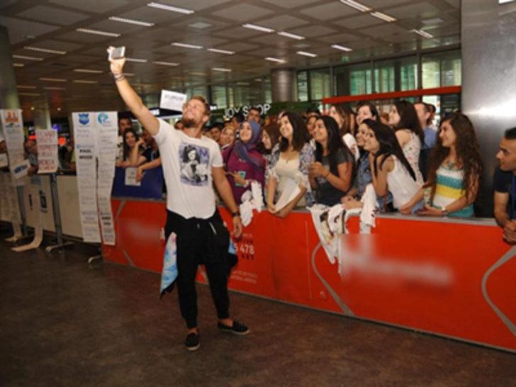 Survivor Anıl, Türkiye'ye böyle döndü G3