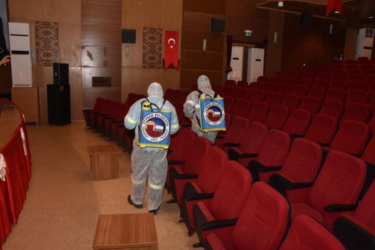 Ceyhan&rsquo;da se&ccedil;imin yapılacağı salon dezenfekte edildi