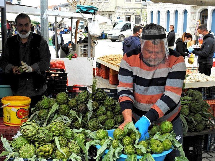 Alaçatı pazarında kurallara uyuldu G5