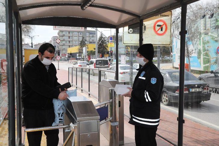 Toplu ulaşım araçlarını kullananlara maske G2