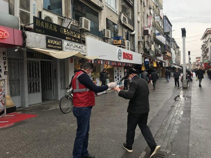 Büyükşehir Belediyesi 50 bin adet maske dağıttı G2