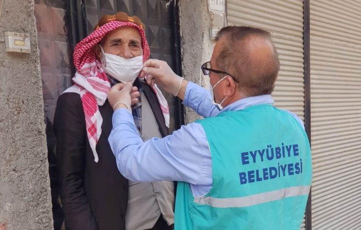 Eyyübiye Belediyesi ücretsiz maske dağıtmaya devam ediyor G4