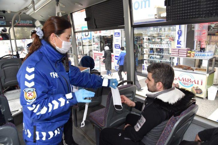 Manisa’da toplu taşımada vatandaşlara maske desteği G3