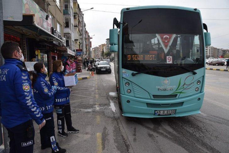 Manisa’da toplu taşımada vatandaşlara maske desteği G4