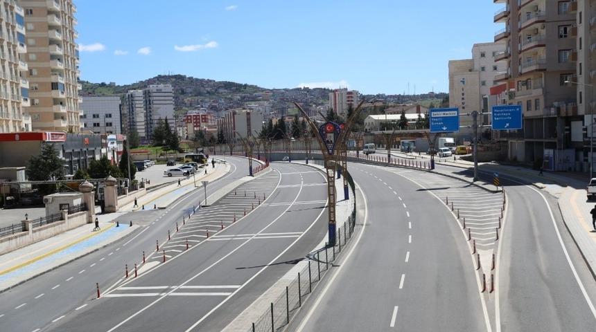 Mardin kurallara uydu, cadde ve sokaklar boş kaldı