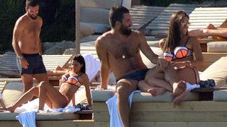 Arda Turan Bodrum'da sarmaş dolaş