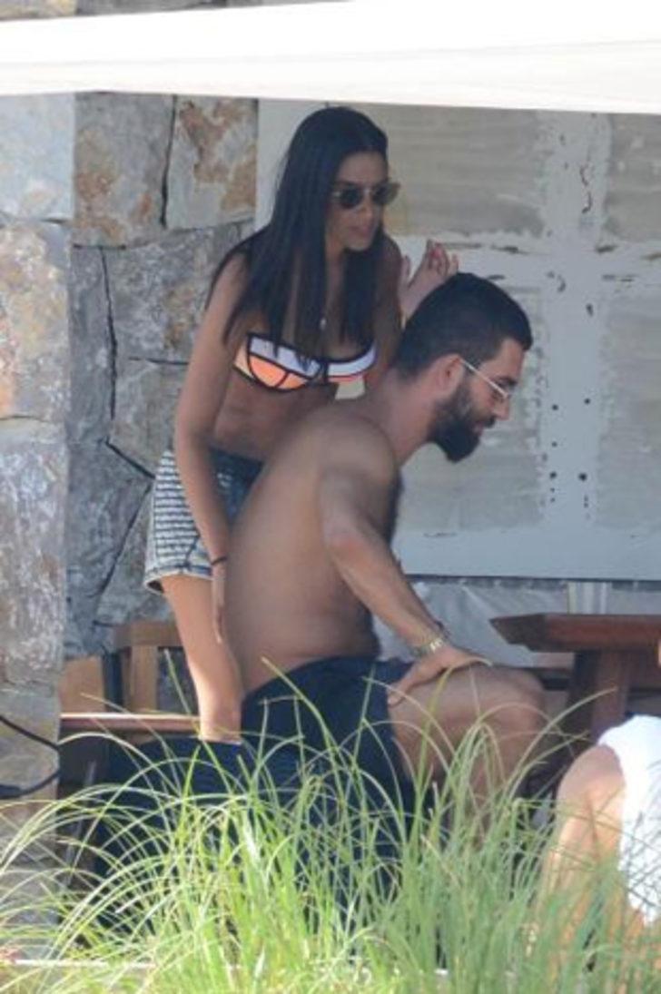 Mutlu ve neşeli çift G4