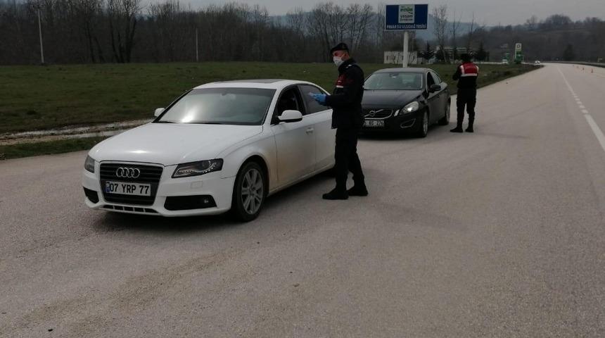 İneg&ouml;l&rsquo;de sokağa &ccedil;ıkma yasağına uymayan gen&ccedil;lere cezai işlem