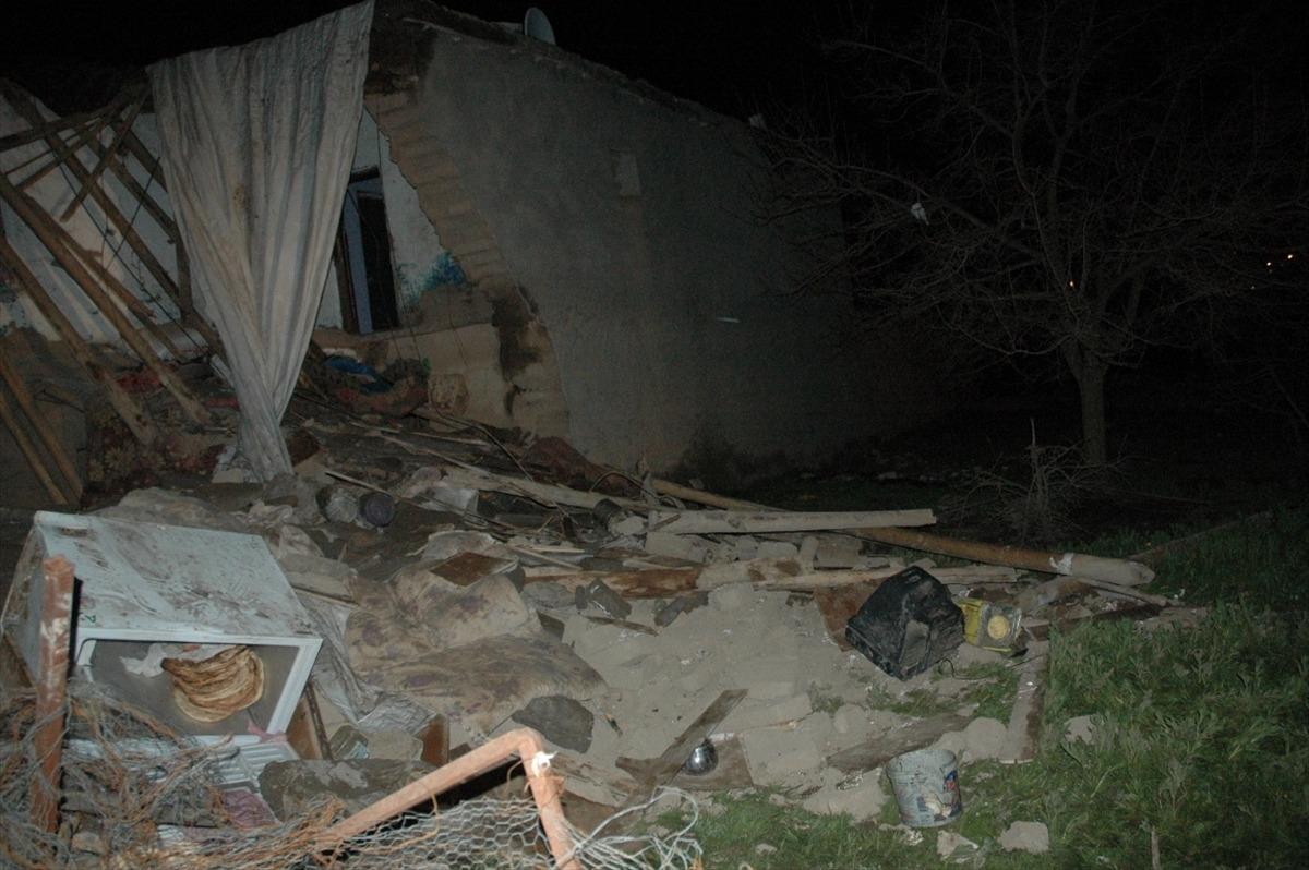 Diyarbakır'da kerpi&ccedil; ev &ccedil;&ouml;kt&uuml;! Acı haber geldi