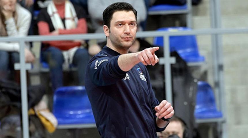 Ferhat Akbaş, Polonya'da yılın en başarılı başantrenörü seçildi